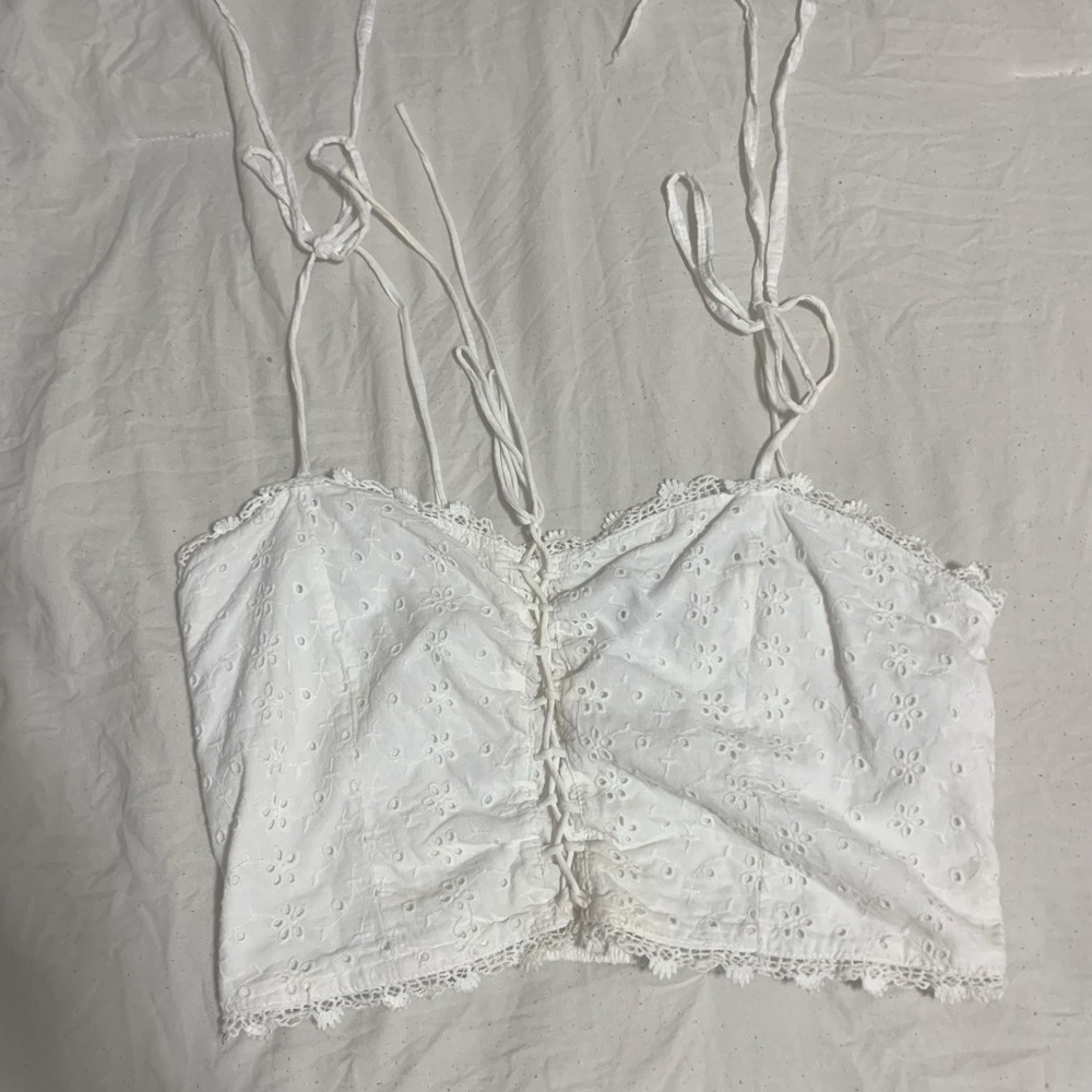Kendall and Kylie white lace tank cropped
